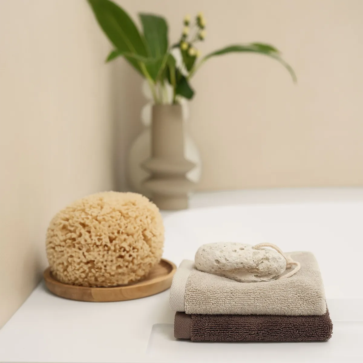 schlossberg-coshmere-gots-frottier-chocolat-sand-lavette-1200x1200