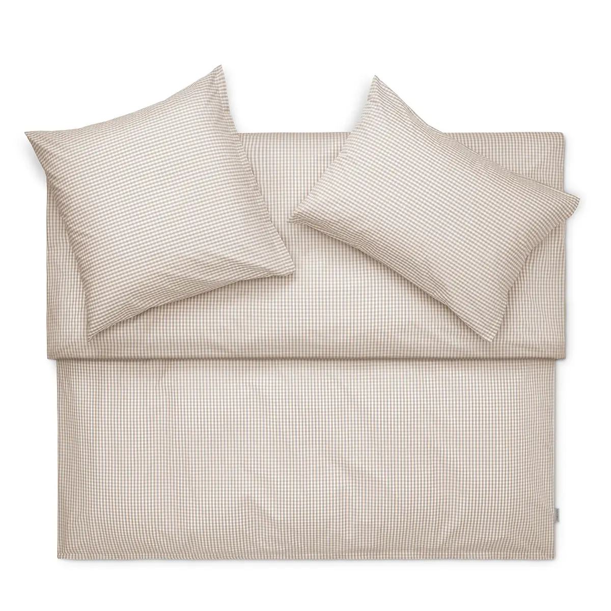 Schlossberg Bettwäsche Andrin in Beige, mit einem feinen Karomuster. Die Bettwäsche besteht aus einem hochwertigen Material und sorgt für eine elegante und gemütliche Atmosphäre im Schlafzimmer.