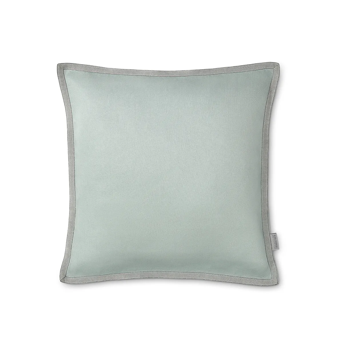 Schlossberg Zierkissen Solane Hochwertiges Schlossberg Zierkissen Solene Sage in zartem Salbeigrün. Der edle Stoff und die feine Verarbeitung mit dekorativem Rand verleihen dem Kissen eine schlichte Eleganz. Perfekt als stilvolle Ergänzung für jedes Schlafzimmer oder Wohnzimmer.