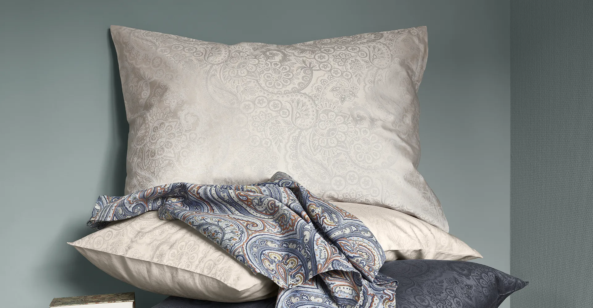 schlossberg-bettwaesche-talis-hero-kissen-1920x1000 schlossberg-bettwaesche-talis-hero-kissen-1920x1000