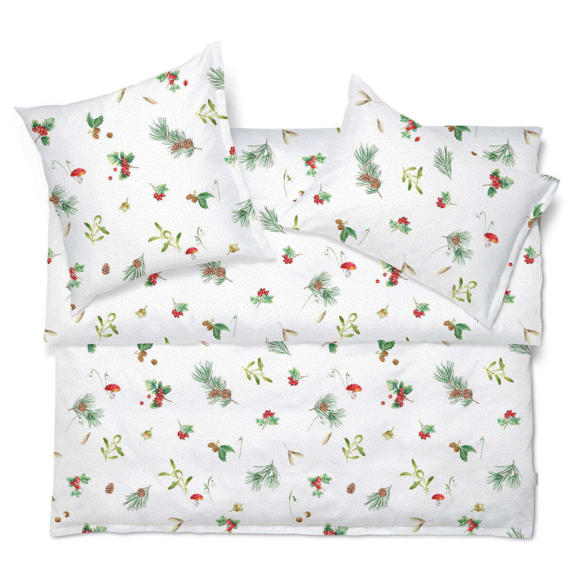 Hazel-Bettwäsche Set für einen stilvollen Schlaf Hazel-Bettwäsche Set mit natürlichen Waldmotiven, bestehend aus einem Duvet und zwei Kissen, auf einem weissen Hintergrund präsentiert.