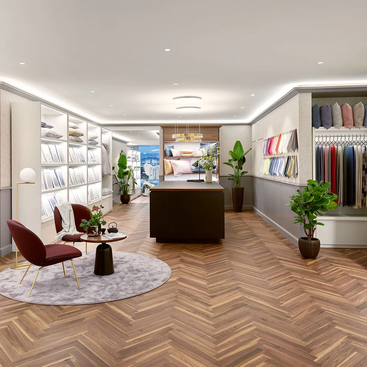 Ein Blick in den offenen Eingangsbereich der Schlossberg Boutique Zürich. Schlossberg_Boutique_Zurich_2_1200x1200