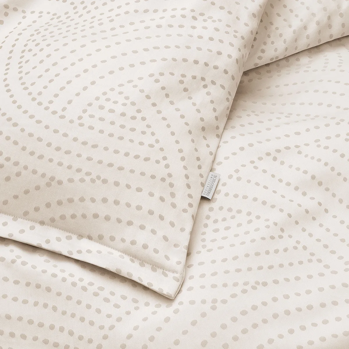 schlossberg-bettwaesche-yael-beige-detail-1200x1200